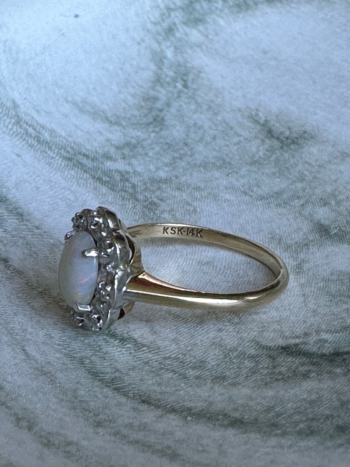 14k Yellow Gold Diamond Opal Ring Sz 6.5 Vintage Estate Oval
