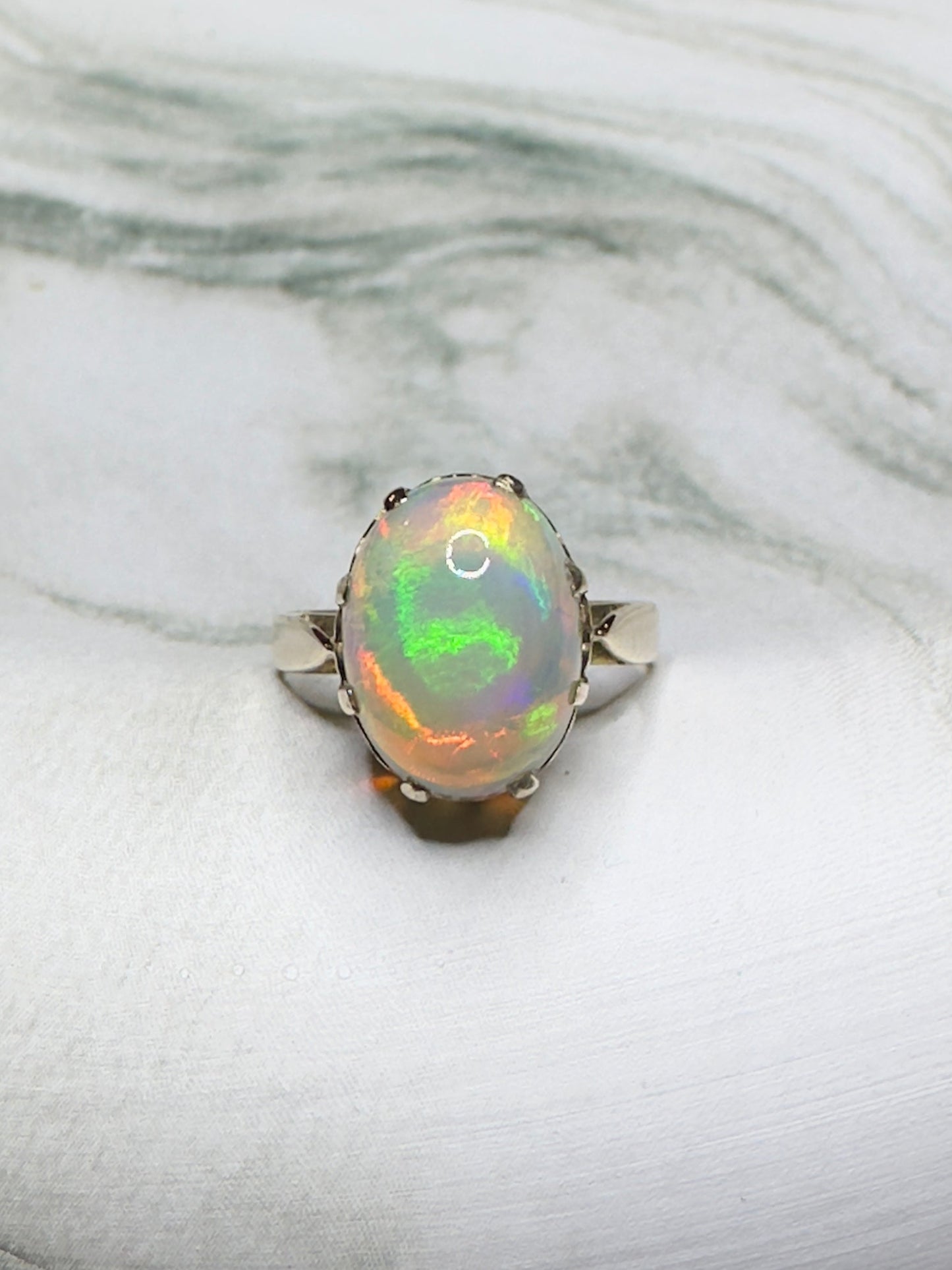 5.65ct Ethiopian Opal Cocktail Ring 14k Yellow Gold Size 6.5 1960's Vintage