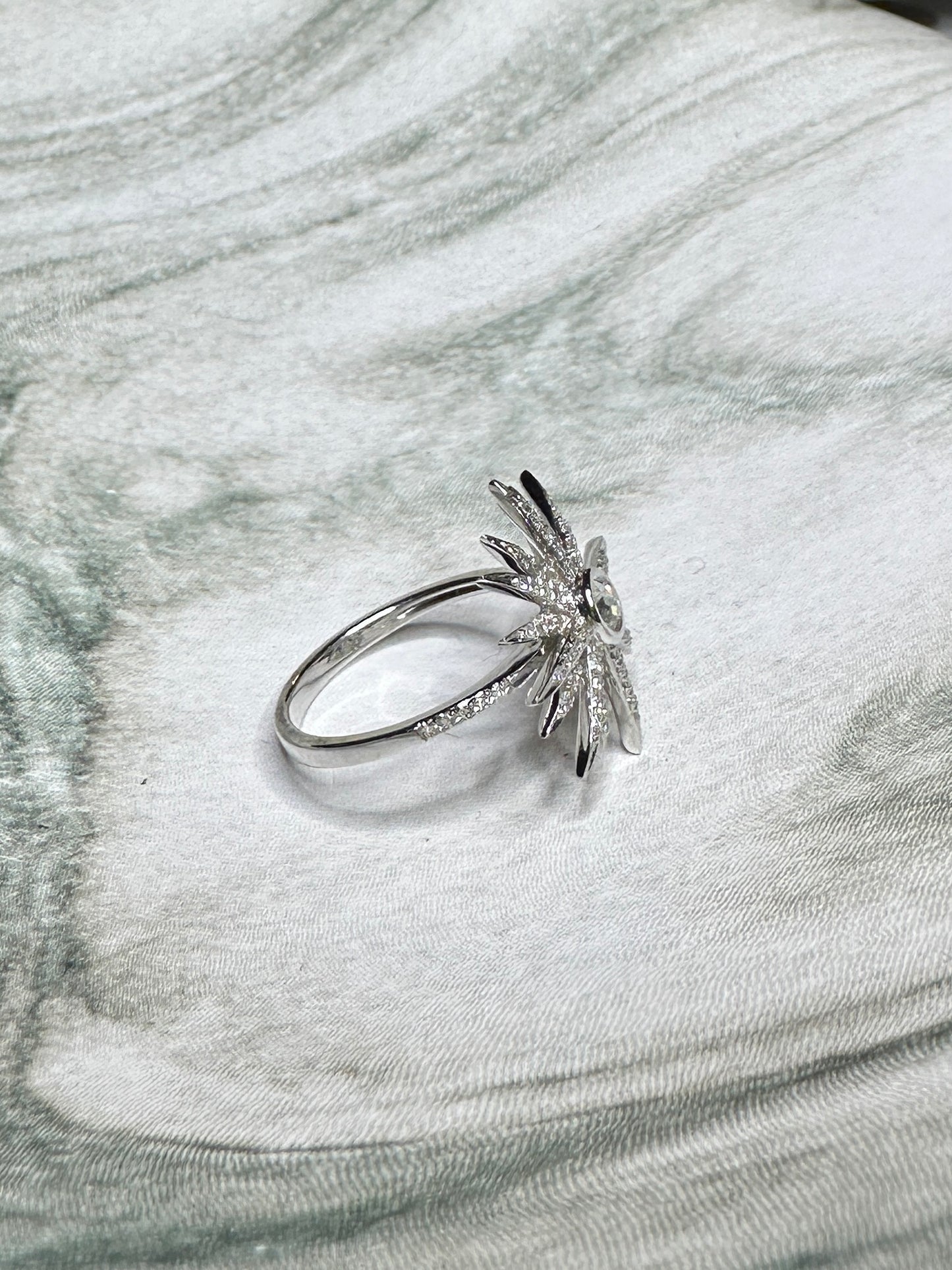 Diamond Celestial Starburst Ring Estate 14k White Gold Size 6.75 Star Jewelry